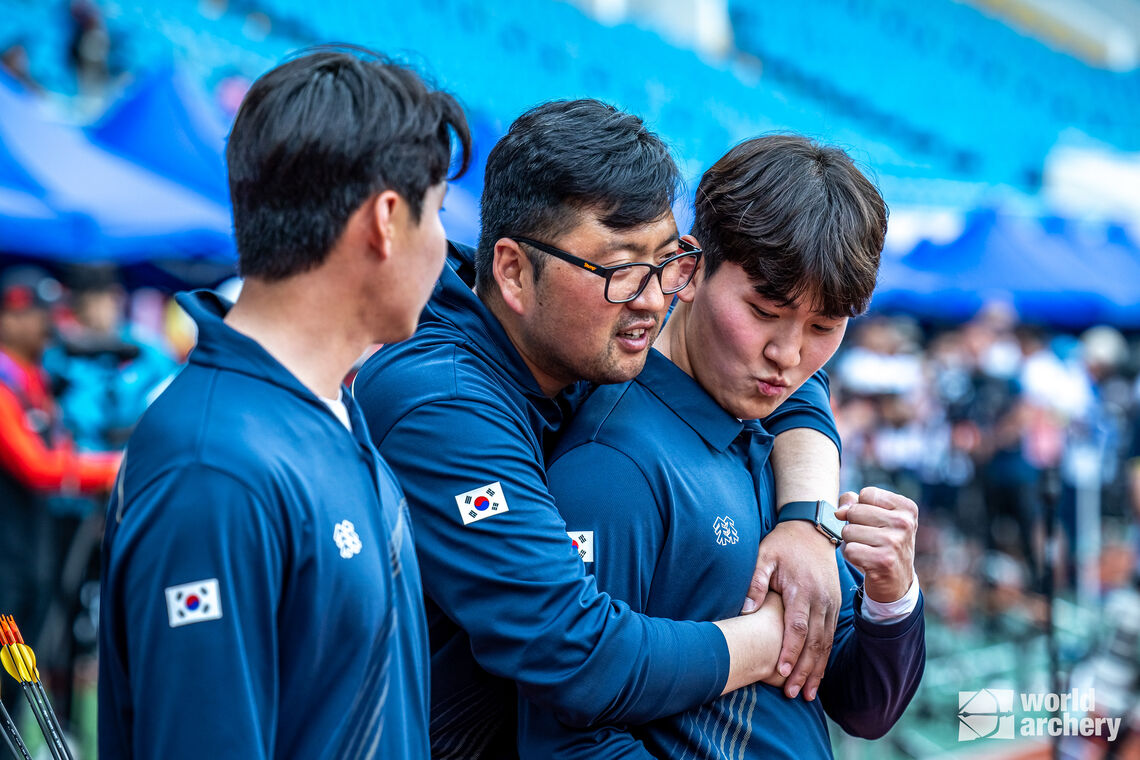 The Korean men in Yuanshen Stadium.